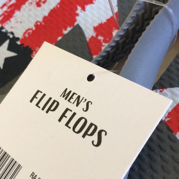 Mens Grey Patriotic Shark  Flip Flops  L 10/11 NWT - Picture 4 of 6